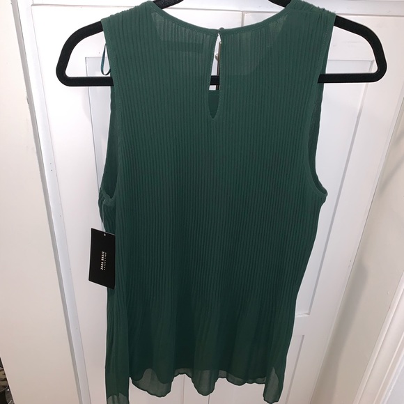NWT Green Sleeveless Zara Top - Size M - Picture 2 of 2